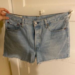 Levi’s premium high rise shorts